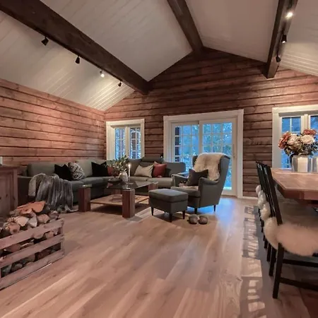 Tommerhus I Sentrum Med Panorama Utsikt * Geiranger