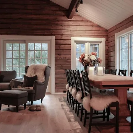 Villa Tommerhus I Sentrum Med Panorama Utsikt Geiranger
