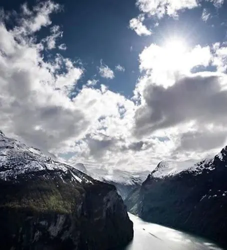 Tommerhus I Sentrum Med Panorama Utsikt Villa *