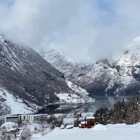 Tommerhus I Sentrum Med Panorama Utsikt ヴィラ *
